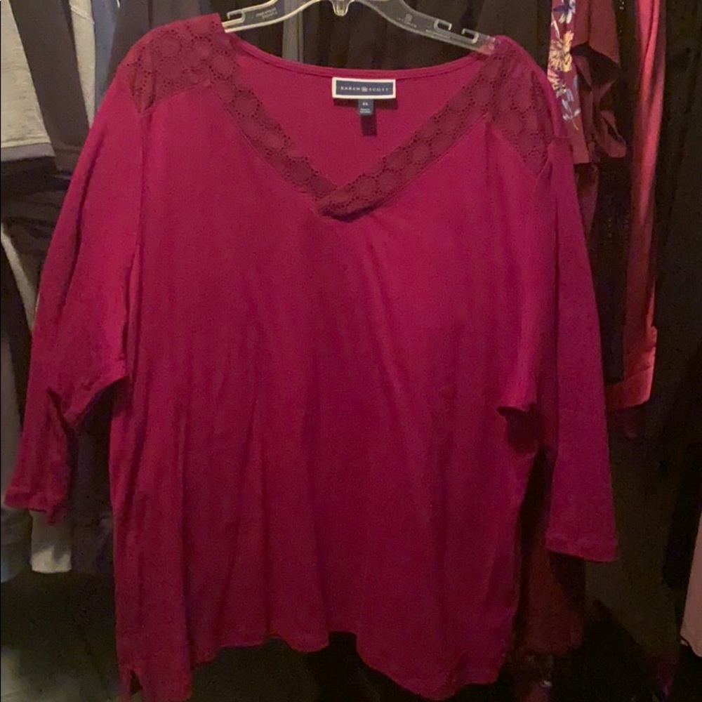 V neck get pink. With tags
